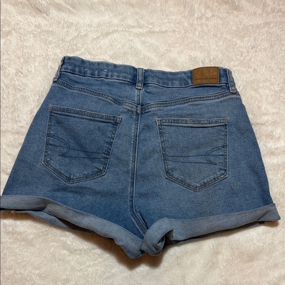 American Eagle Outfitters Women's Blue Denim Curvy Mom Short - Picture 2 of 5